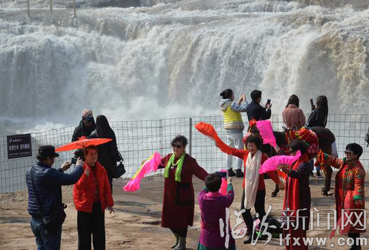 吉縣:黃河壺口瀑布水量增大